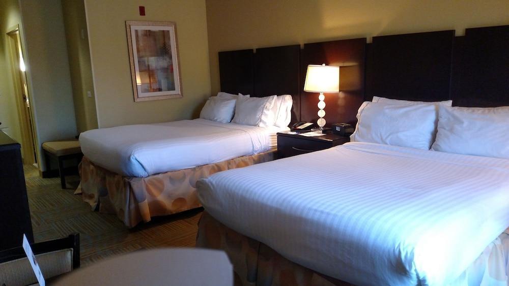 Holiday Inn Express Hotel & Suites Perry, An Ihg Hotel Exterior photo