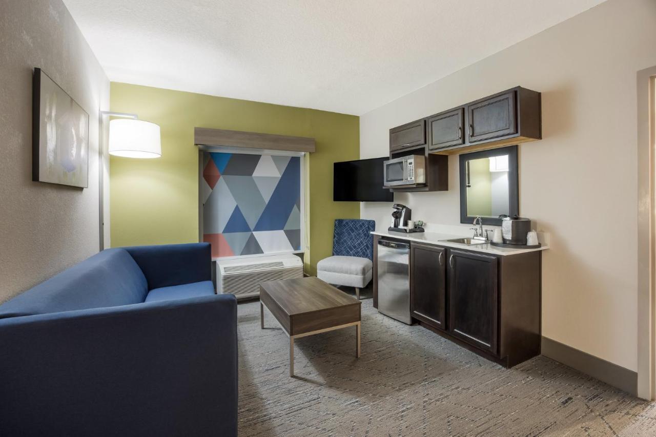 Holiday Inn Express Hotel & Suites Perry, An Ihg Hotel Exterior photo