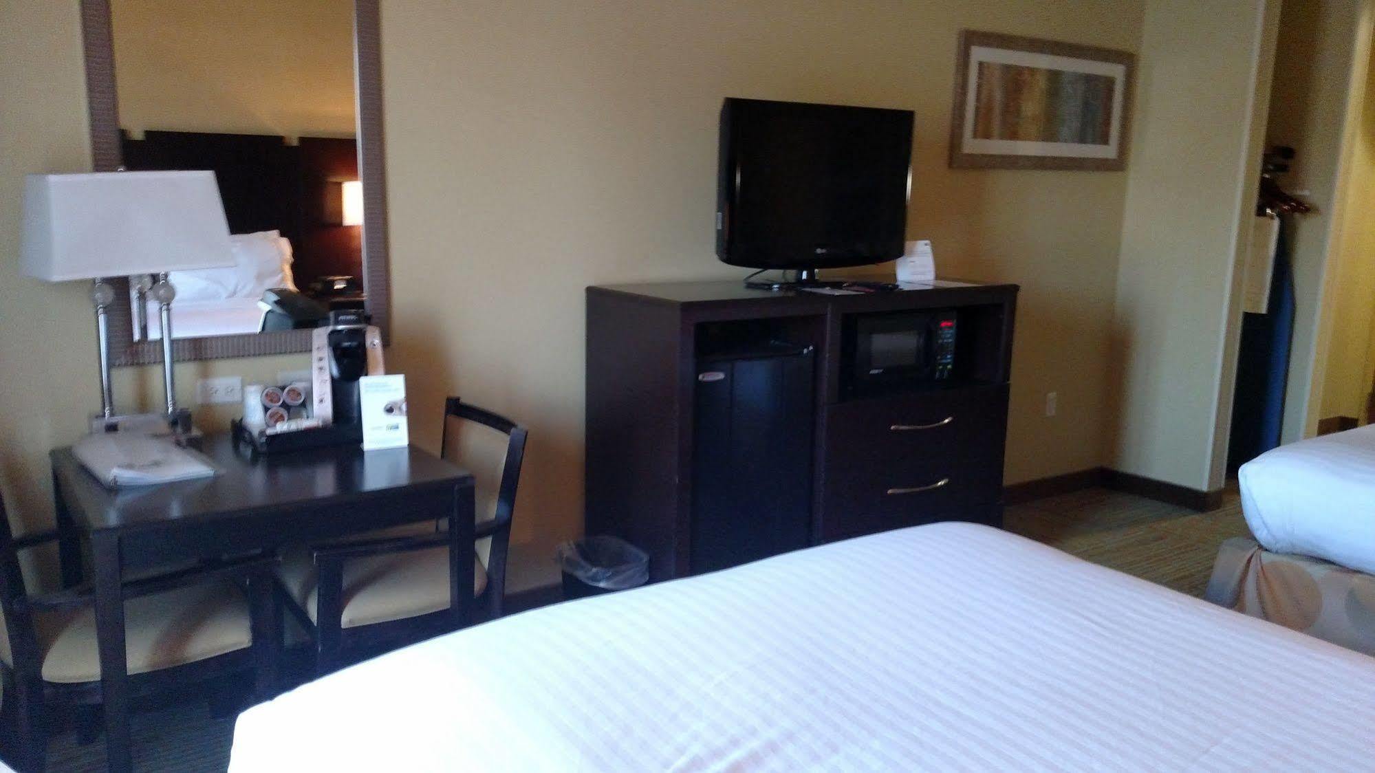 Holiday Inn Express Hotel & Suites Perry, An Ihg Hotel Exterior photo