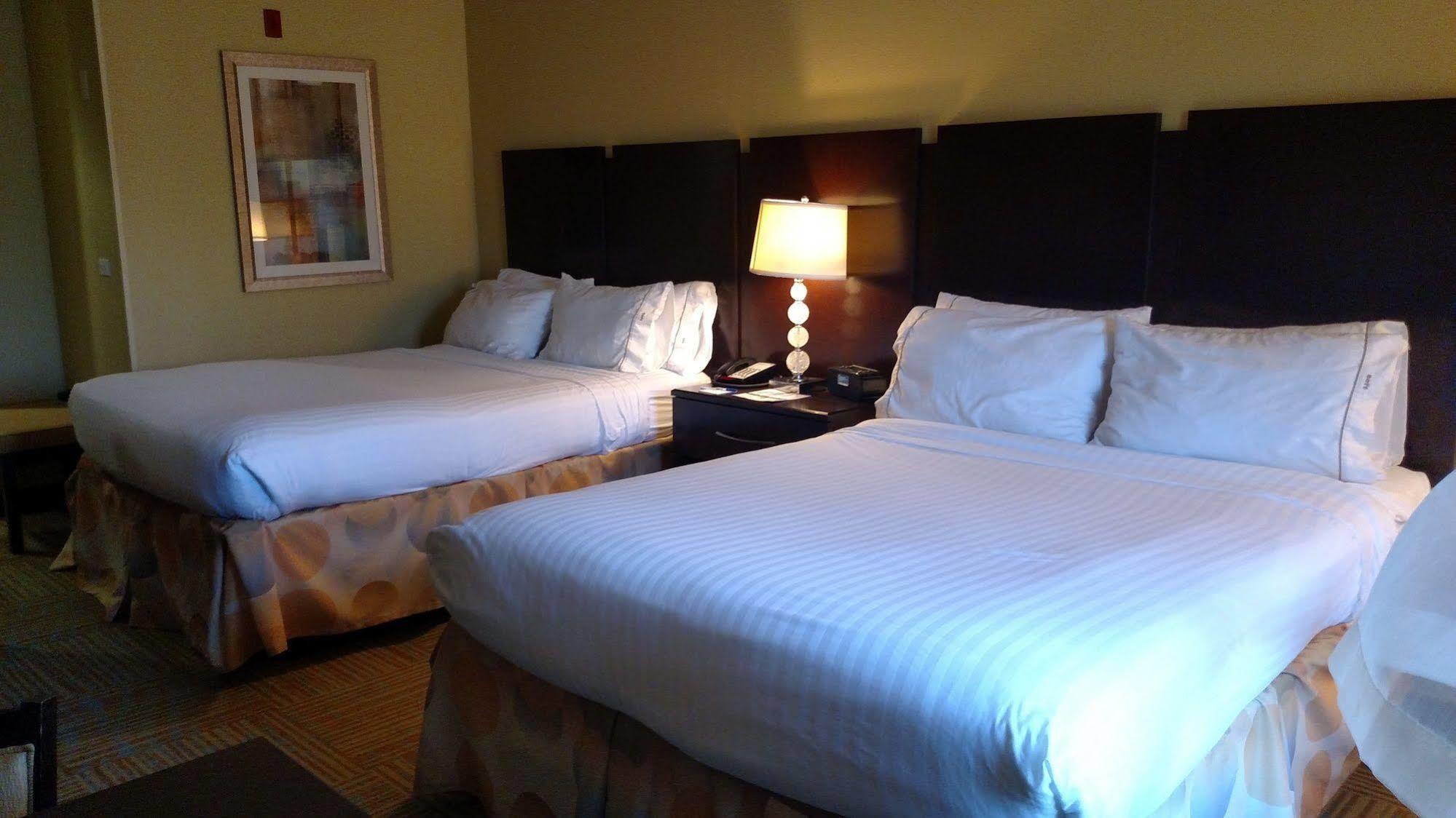 Holiday Inn Express Hotel & Suites Perry, An Ihg Hotel Exterior photo
